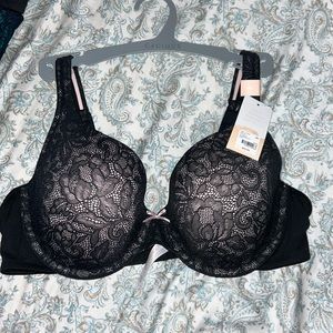 Brand New, Size 38C Cacique/Lane Bryant Lightly Lined T-Shirt Bra.